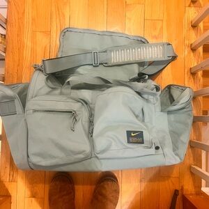 Nike Men's Light Gray Duffel Bag